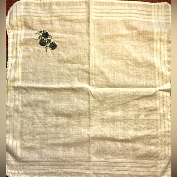 VINTAGE Hand Embroidery Floral Handkerchief/Tea Towel - Picture 4 of 4
